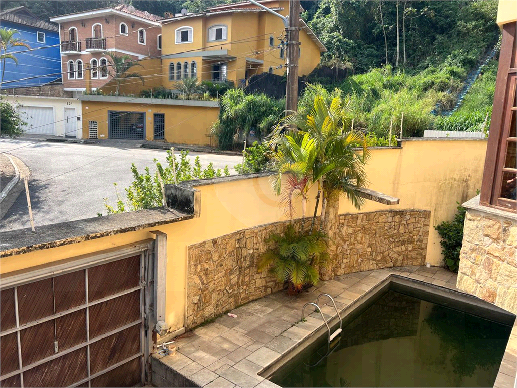 Sobrado de esquina - Tremembe - 4 suites - piscina