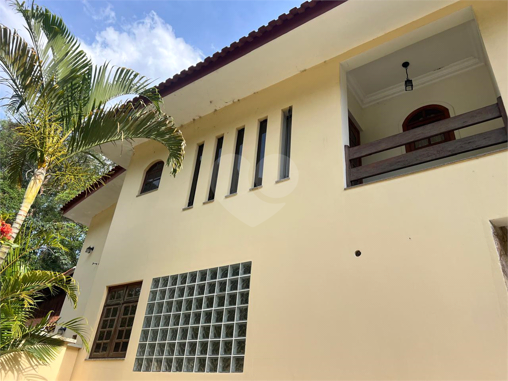 Sobrado de esquina - Tremembe - 4 suites - piscina