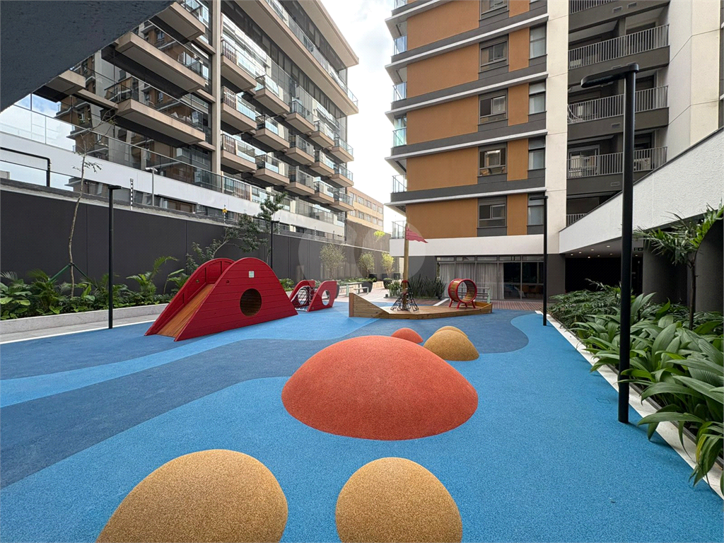 Apartamento com 3 quartos (suites) em Pinheiros