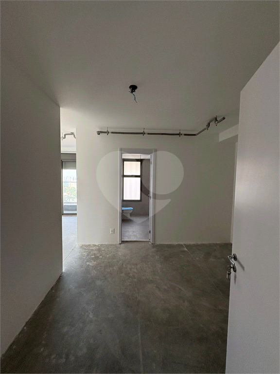 Apartamento com 3 quartos (suites) em Pinheiros