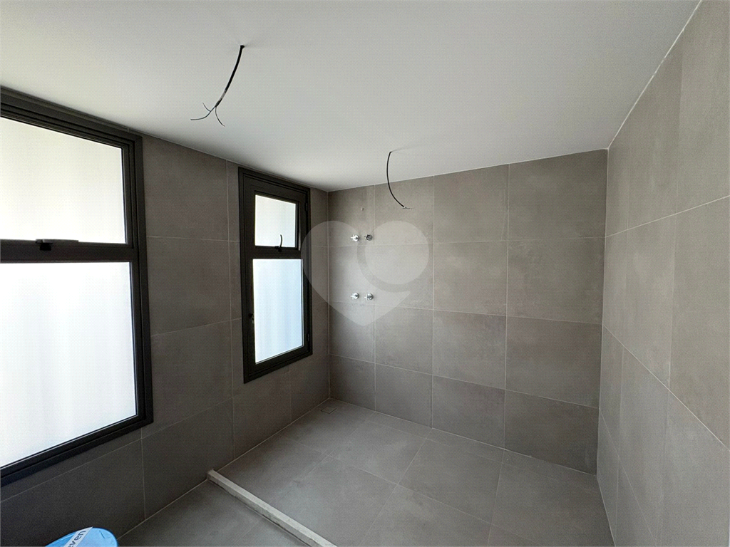 Apartamento com 3 quartos (suites) em Pinheiros