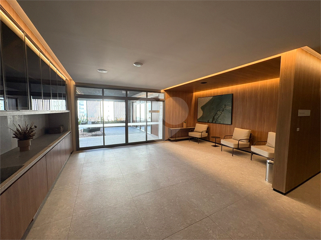 Apartamento com 3 quartos (suites) em Pinheiros