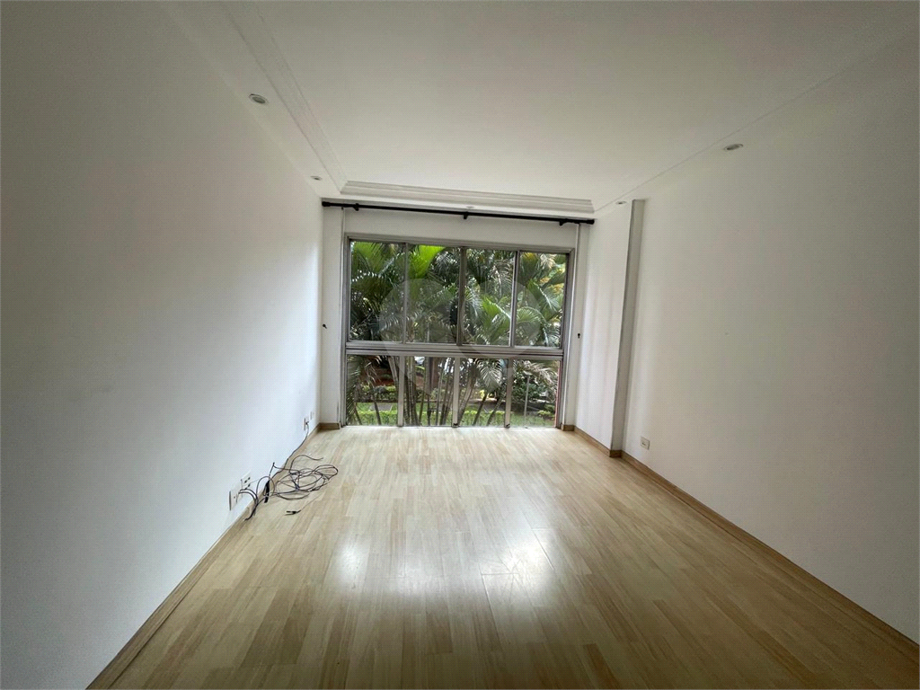 APARTAMENTO em CASA VERDE