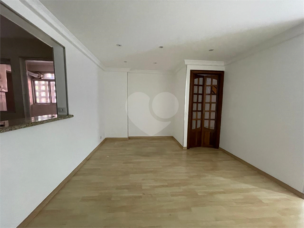 APARTAMENTO em CASA VERDE