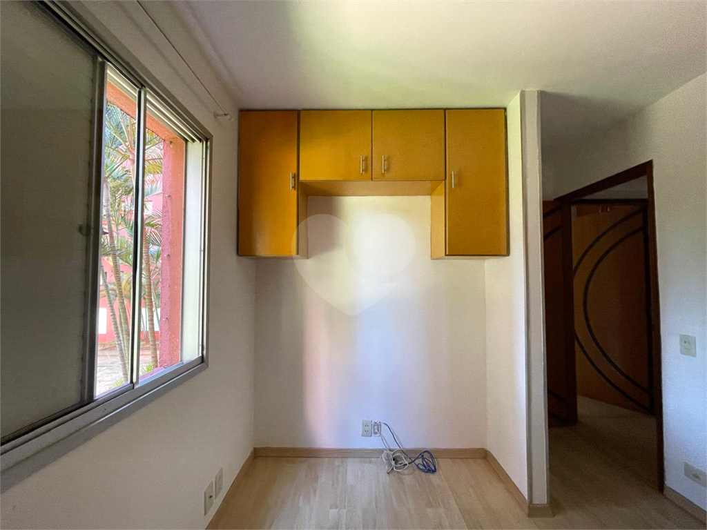 APARTAMENTO em CASA VERDE