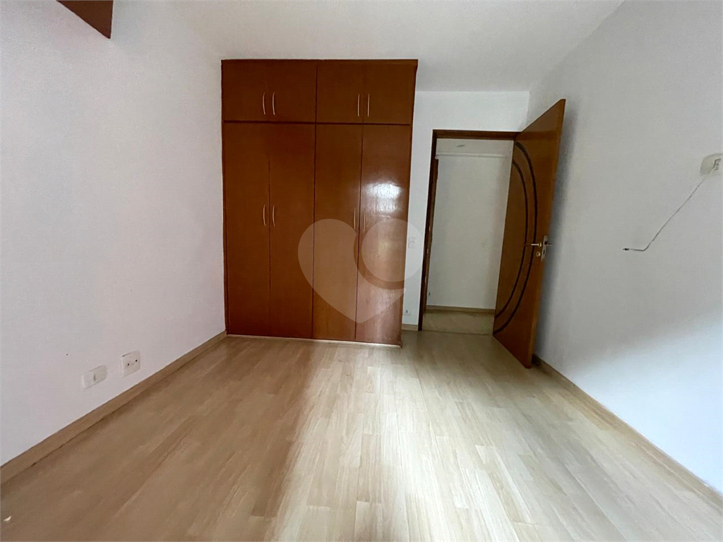 APARTAMENTO em CASA VERDE
