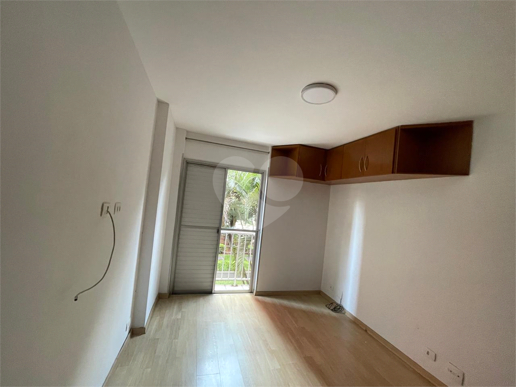 APARTAMENTO em CASA VERDE