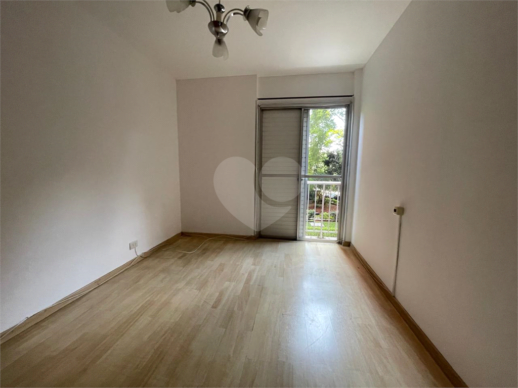 APARTAMENTO em CASA VERDE