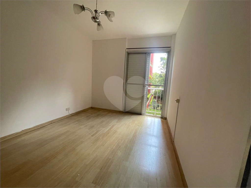 APARTAMENTO em CASA VERDE