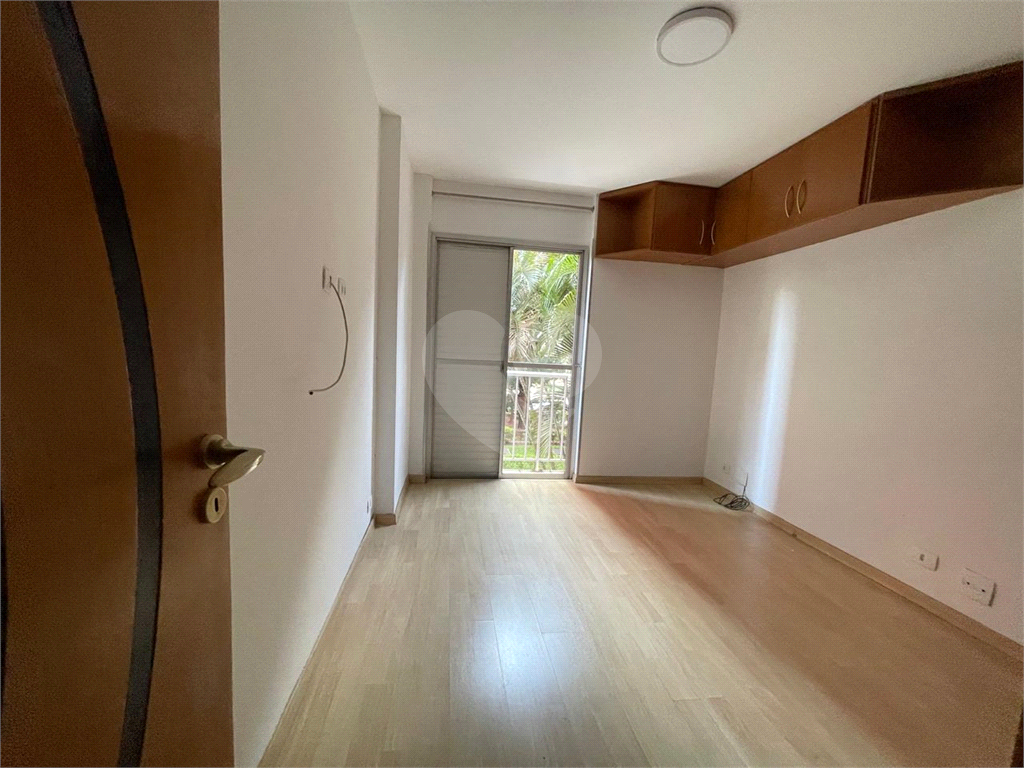 APARTAMENTO em CASA VERDE