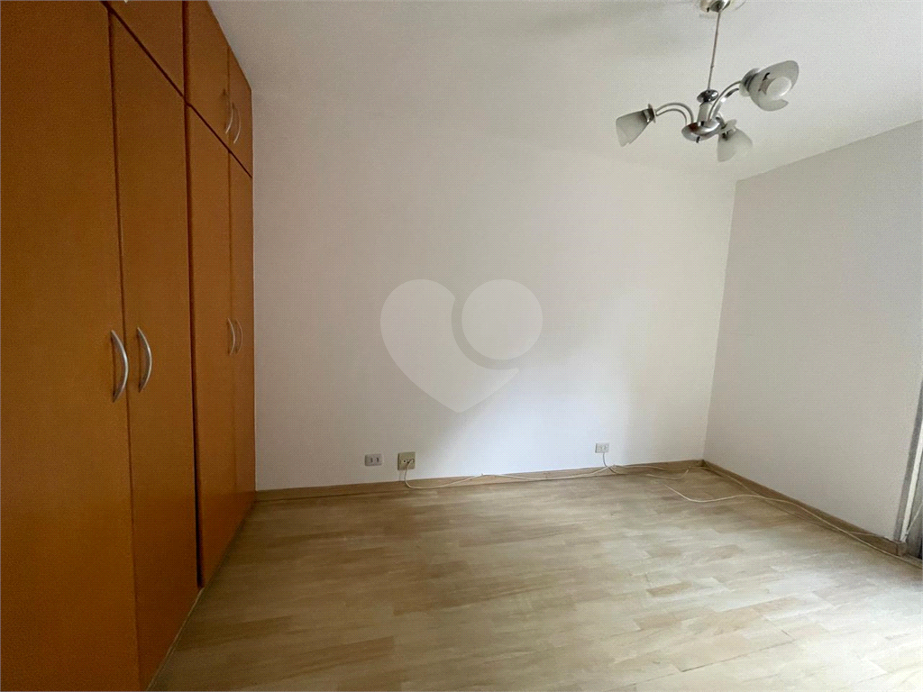 APARTAMENTO em CASA VERDE