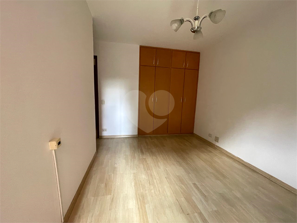 APARTAMENTO em CASA VERDE