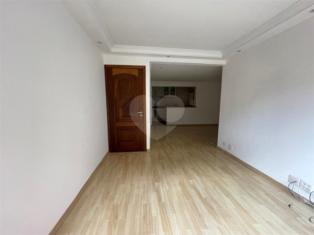 APARTAMENTO em CASA VERDE