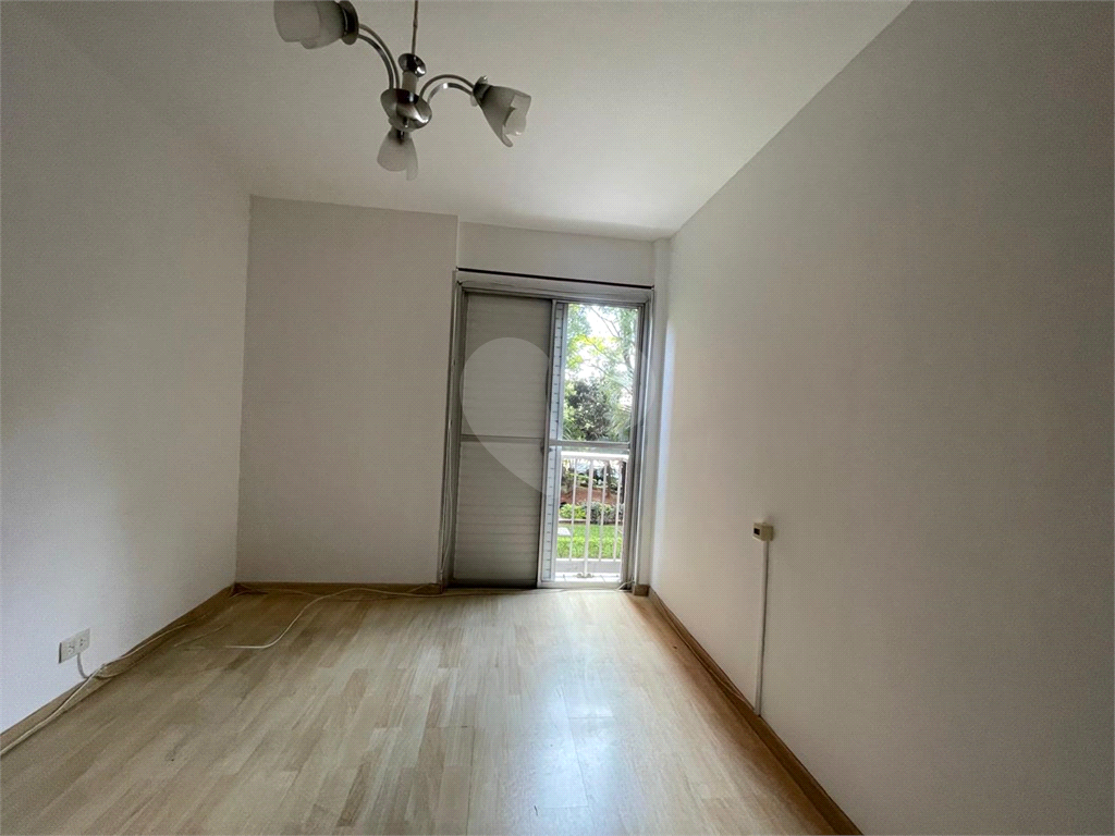 APARTAMENTO em CASA VERDE