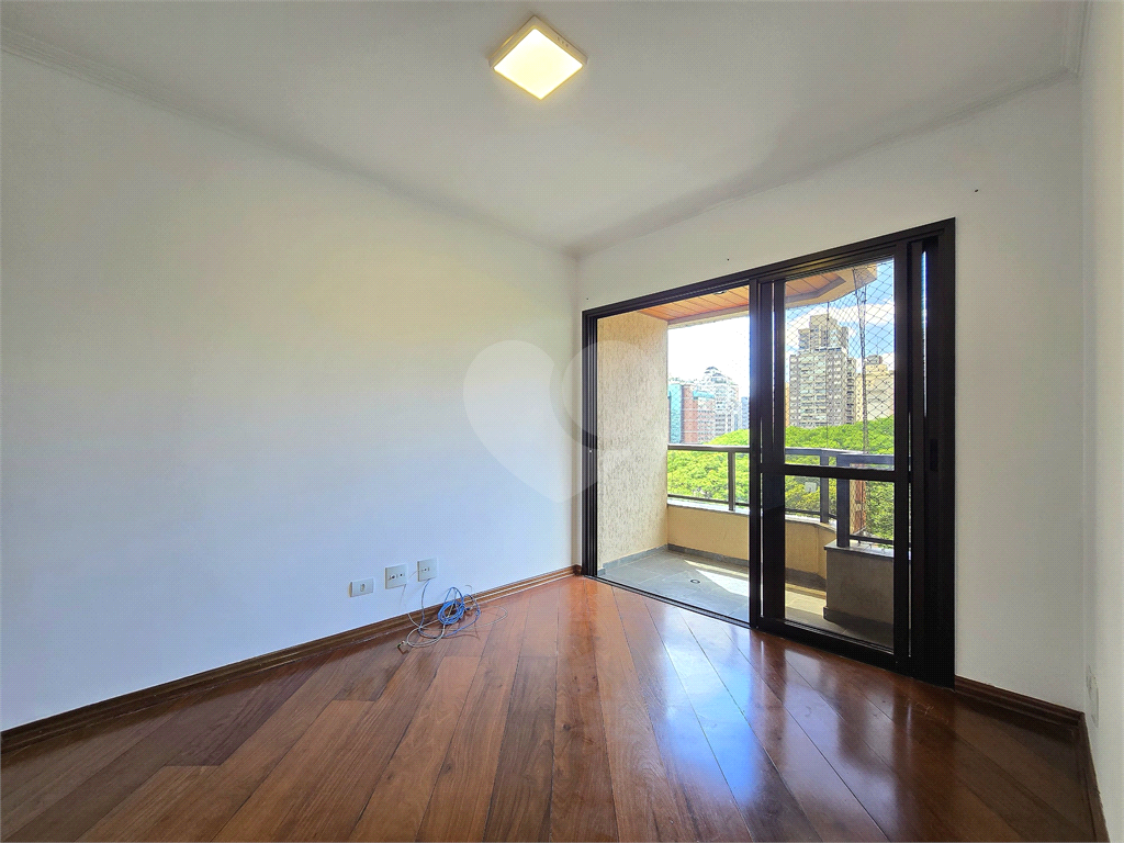 Apartamento para alugar com 3 quartos 2 vagas em frente ao Colégio Bandeirantes, Vila Mariana, São Paulo - SP