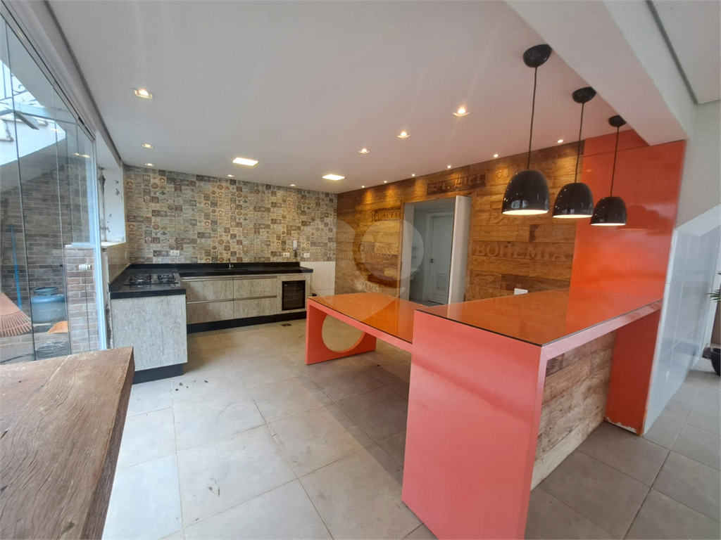 Casa Alto Padrão à Venda 300m³| Condomínio Fechado| 4 Suítes| 4 Vagas| Área Gourmet| Horto Florestal