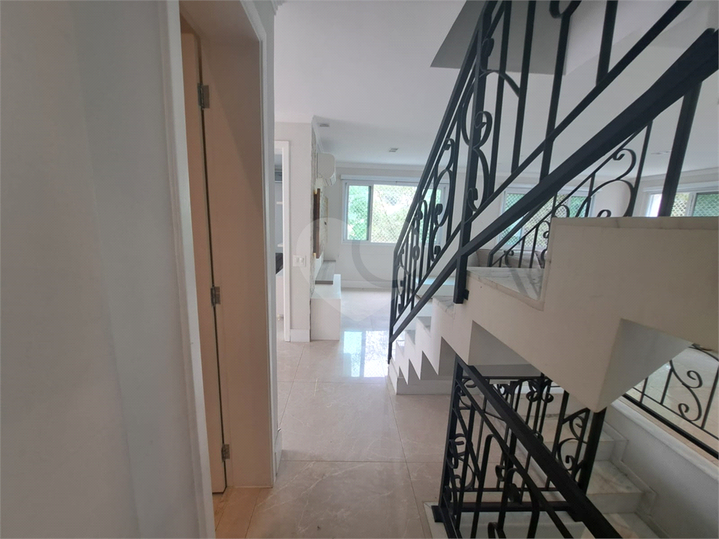 Casa Alto Padrão à Venda 300m³| Condomínio Fechado| 4 Suítes| 4 Vagas| Área Gourmet| Horto Florestal