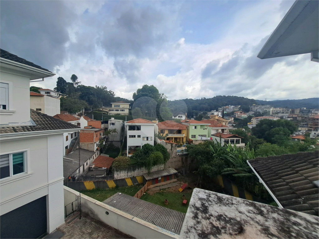 Casa Alto Padrão à Venda 300m³| Condomínio Fechado| 4 Suítes| 4 Vagas| Área Gourmet| Horto Florestal