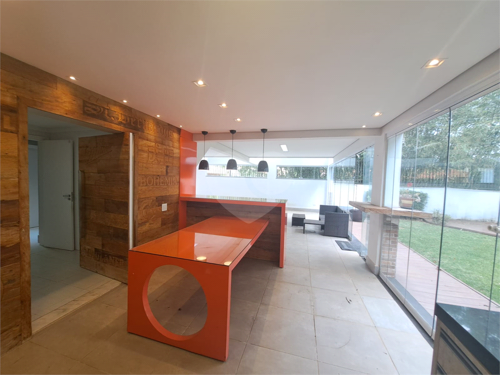 Casa Alto Padrão à Venda 300m³| Condomínio Fechado| 4 Suítes| 4 Vagas| Área Gourmet| Horto Florestal