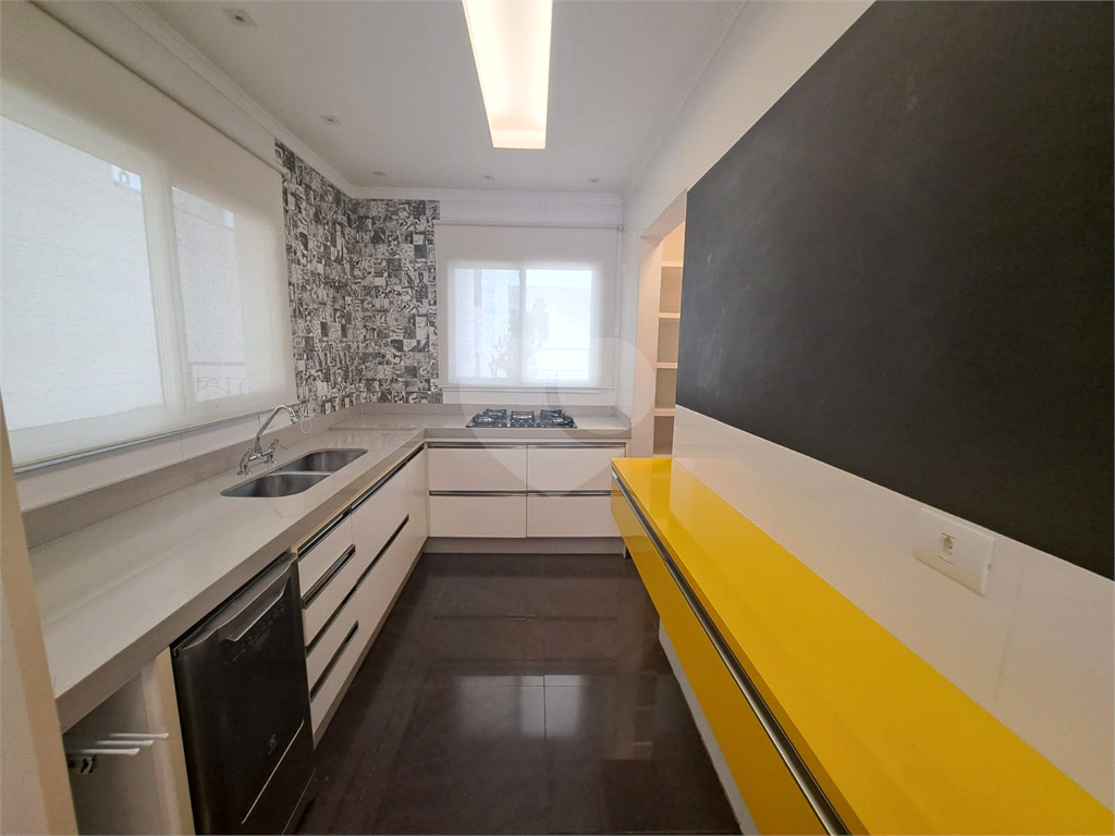 Casa Alto Padrão à Venda 300m³| Condomínio Fechado| 4 Suítes| 4 Vagas| Área Gourmet| Horto Florestal