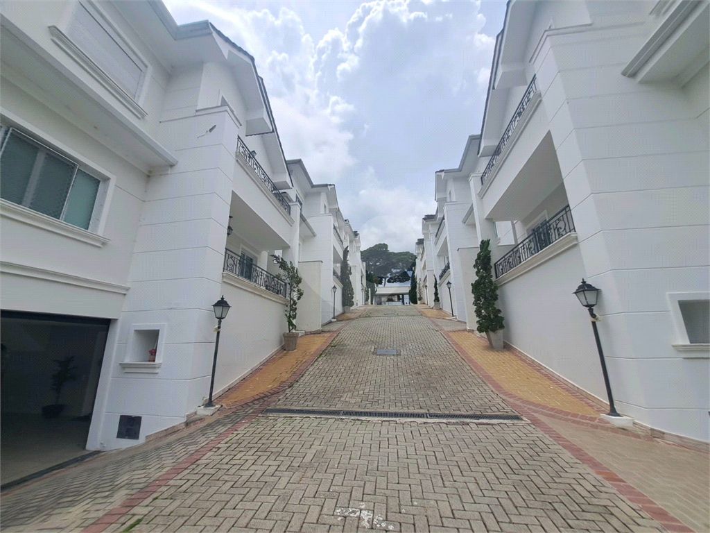 Casa Alto Padrão à Venda 300m³| Condomínio Fechado| 4 Suítes| 4 Vagas| Área Gourmet| Horto Florestal