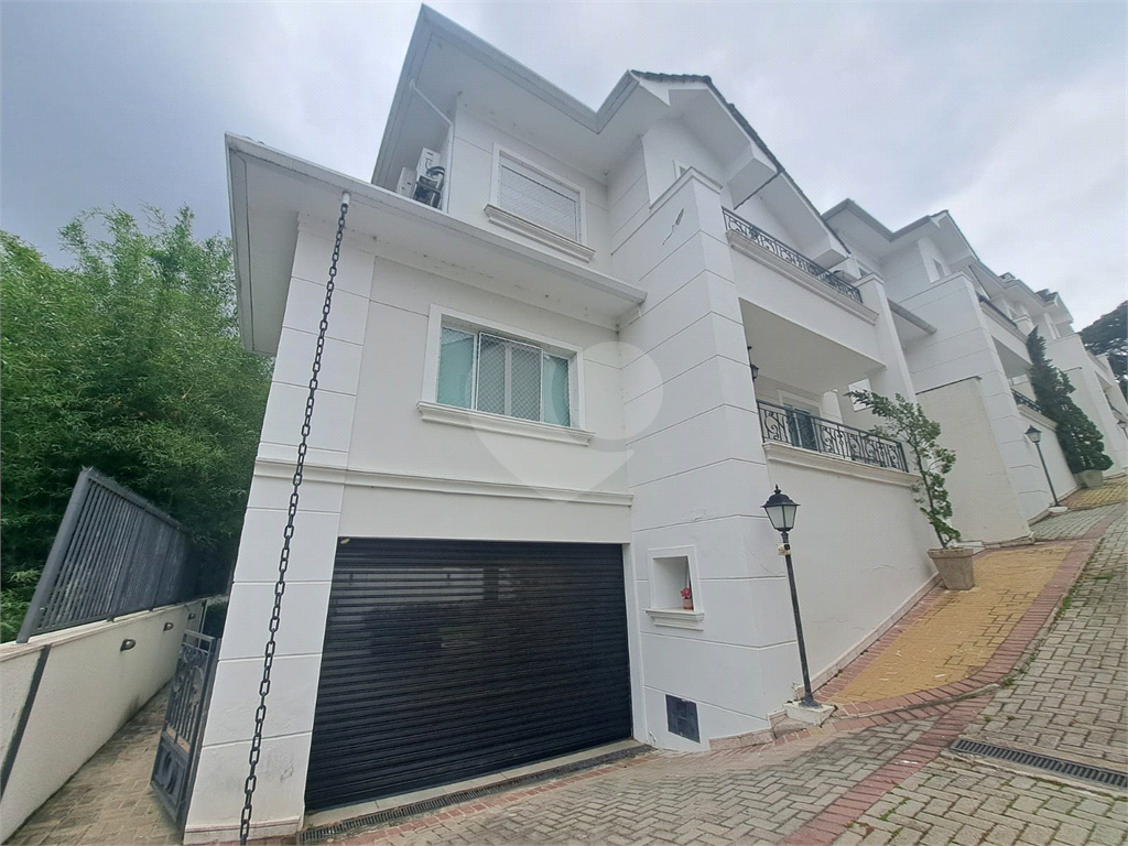 Casa Alto Padrão à Venda 300m³| Condomínio Fechado| 4 Suítes| 4 Vagas| Área Gourmet| Horto Florestal