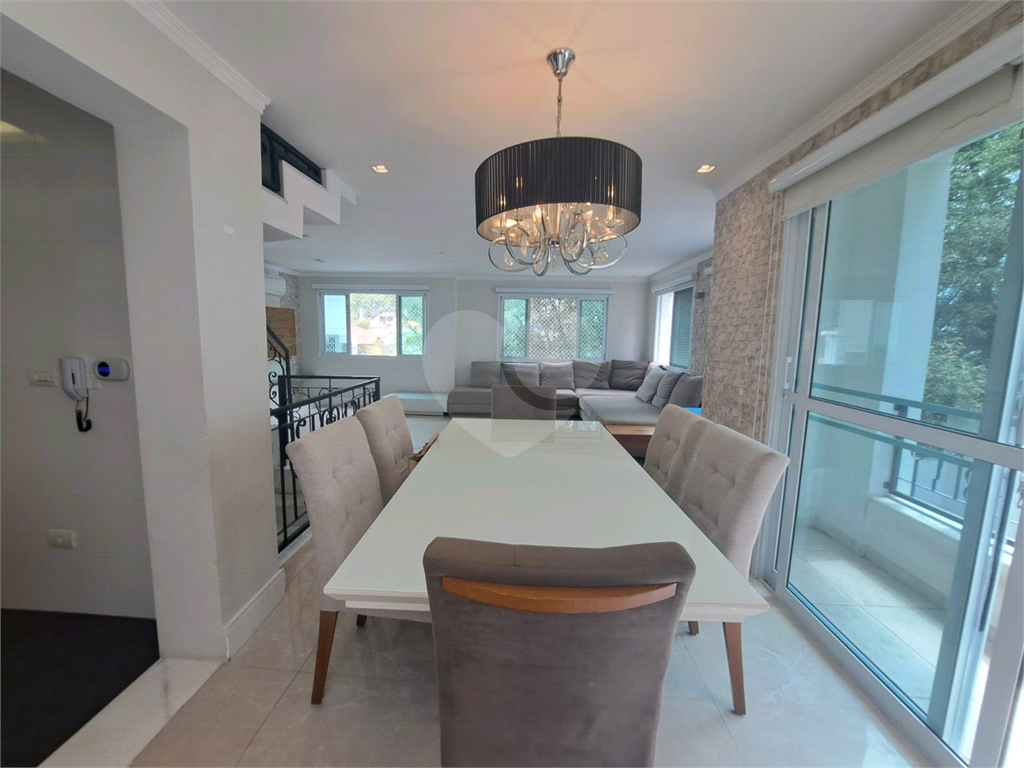 Casa Alto Padrão à Venda 300m³| Condomínio Fechado| 4 Suítes| 4 Vagas| Área Gourmet| Horto Florestal