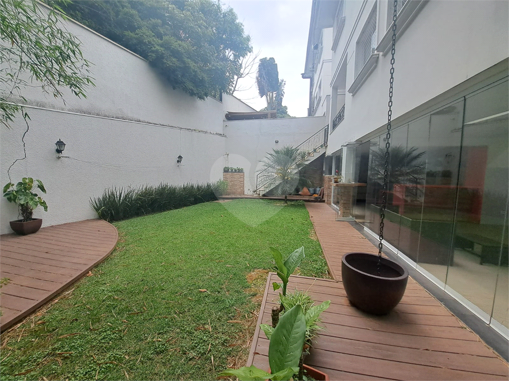 Casa Alto Padrão à Venda 300m³| Condomínio Fechado| 4 Suítes| 4 Vagas| Área Gourmet| Horto Florestal