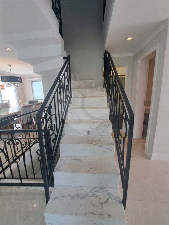 Casa Alto Padrão à Venda 300m³| Condomínio Fechado| 4 Suítes| 4 Vagas| Área Gourmet| Horto Florestal