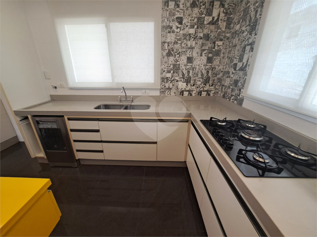 Casa Alto Padrão à Venda 300m³| Condomínio Fechado| 4 Suítes| 4 Vagas| Área Gourmet| Horto Florestal