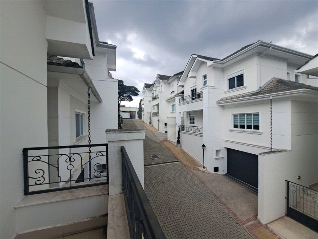 Casa Alto Padrão à Venda 300m³| Condomínio Fechado| 4 Suítes| 4 Vagas| Área Gourmet| Horto Florestal