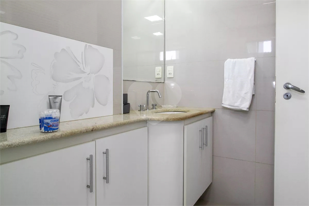 Apartamento Vila Madalena 3 dormitórios, sendo 1 suíte e 2 vagas de garagem  