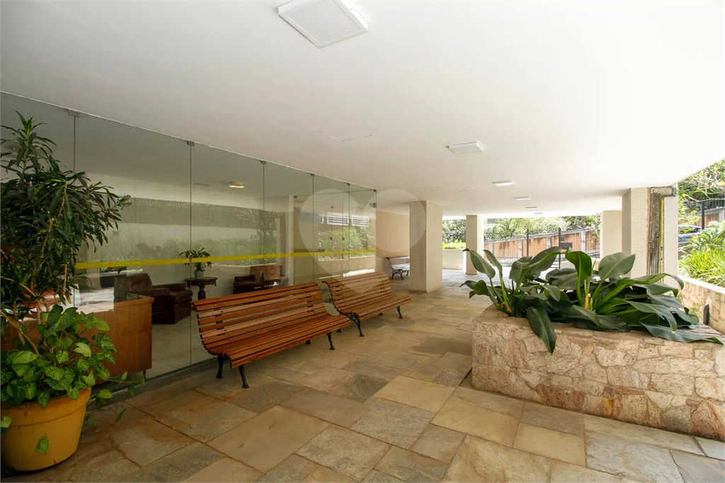 Apartamento Vila Madalena 3 dormitórios, sendo 1 suíte e 2 vagas de garagem  