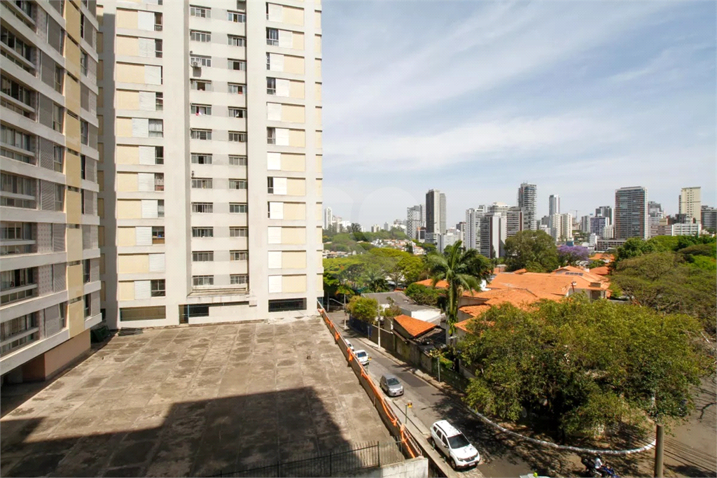 Apartamento Vila Madalena 3 dormitórios, sendo 1 suíte e 2 vagas de garagem  