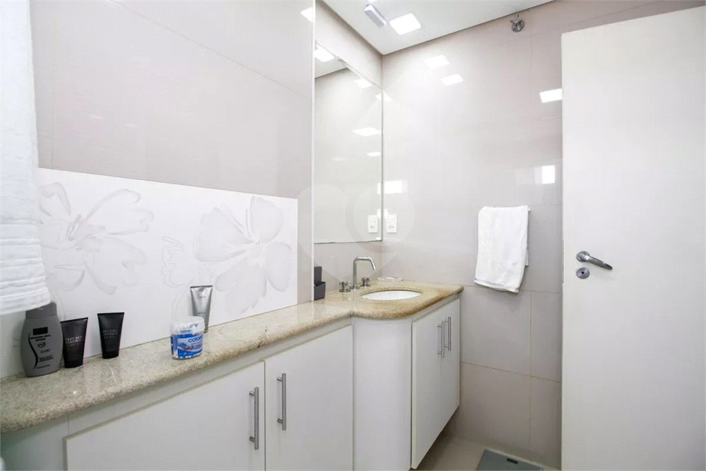 Apartamento Vila Madalena 3 dormitórios, sendo 1 suíte e 2 vagas de garagem  