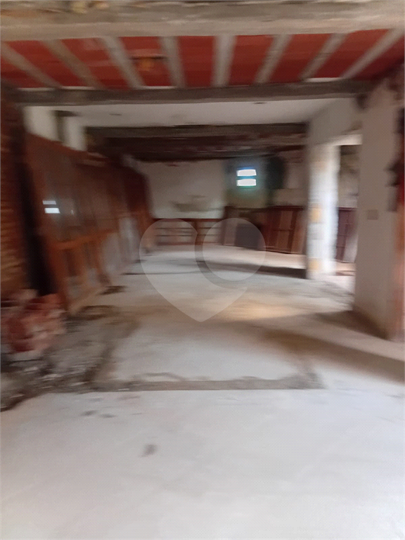 Terreno no tremembé com 169 metros uso residencial ou comercial , com colunas  e lage pronta para construção, uso residencial ou comercial