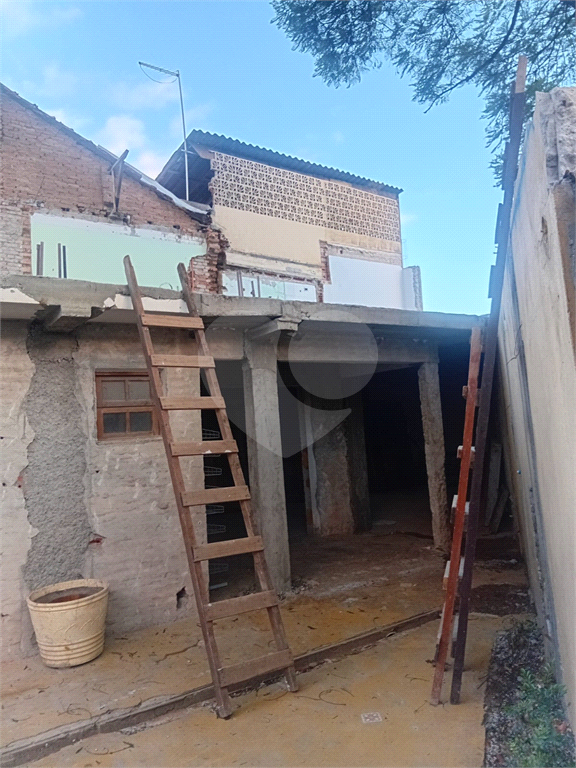 Terreno no tremembé com 169 metros uso residencial ou comercial , com colunas  e lage pronta para construção, uso residencial ou comercial