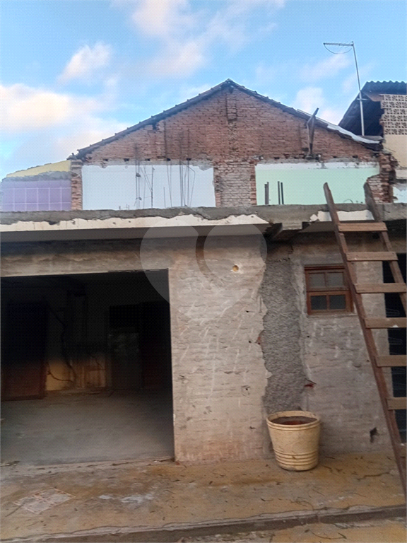 Terreno no tremembé com 169 metros uso residencial ou comercial , com colunas  e lage pronta para construção, uso residencial ou comercial