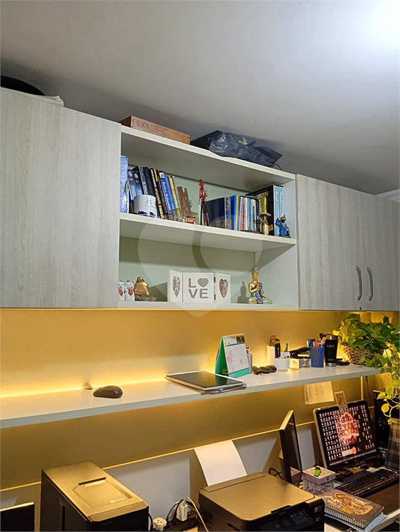 Apartamento a Venda com 2 dormitórios, 1 vaga fixa, reformado com planejados