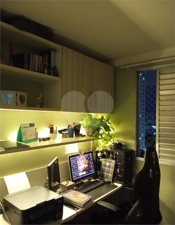 Apartamento a Venda com 2 dormitórios, 1 vaga fixa, reformado com planejados