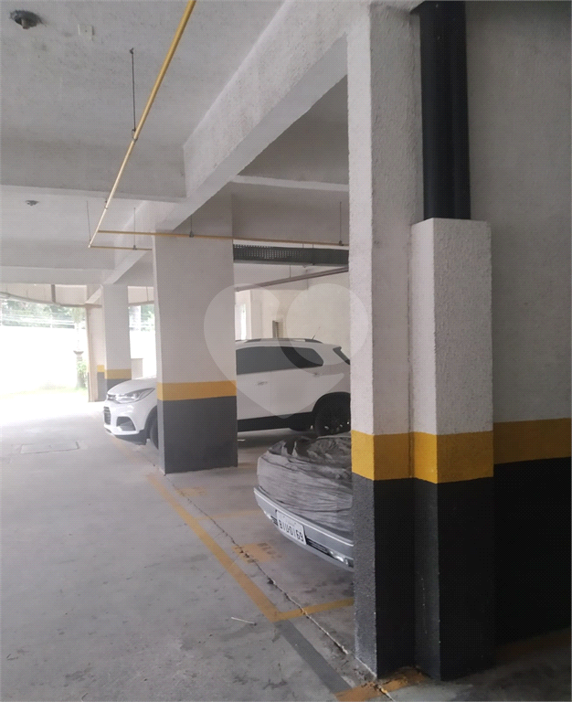Apartamento a Venda com 2 dormitórios, 1 vaga fixa, reformado com planejados