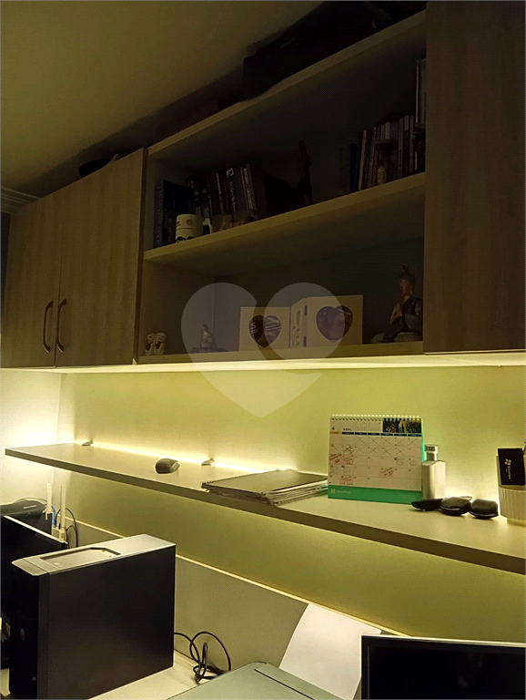 Apartamento a Venda com 2 dormitórios, 1 vaga fixa, reformado com planejados