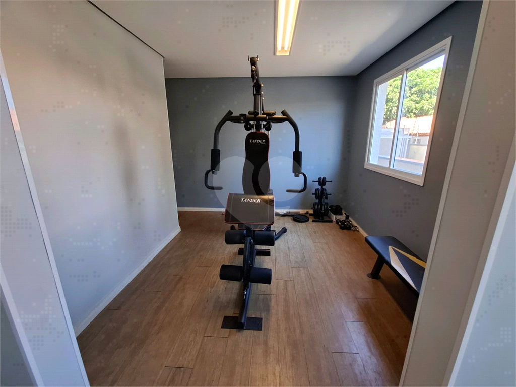 Apartamento LOCAÇÃO Parque Vitória com 47m2, 2 quartos, sala, cozinha, banheiro, área de serviço, varanda e vaga de garagem