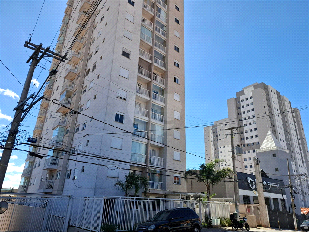 Apartamento LOCAÇÃO Parque Vitória com 47m2, 2 quartos, sala, cozinha, banheiro, área de serviço, varanda e vaga de garagem