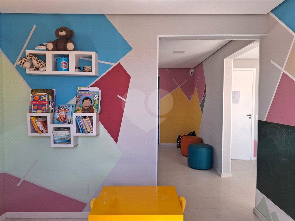 Apartamento LOCAÇÃO Parque Vitória com 47m2, 2 quartos, sala, cozinha, banheiro, área de serviço, varanda e vaga de garagem