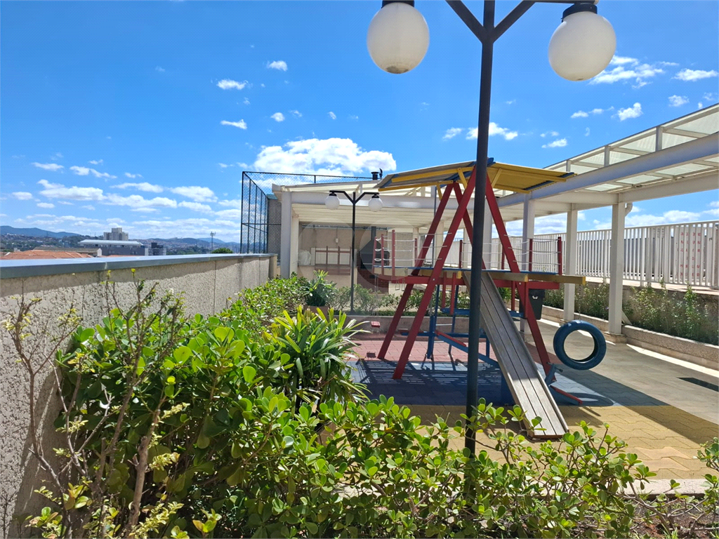 Apartamento LOCAÇÃO Parque Vitória com 47m2, 2 quartos, sala, cozinha, banheiro, área de serviço, varanda e vaga de garagem