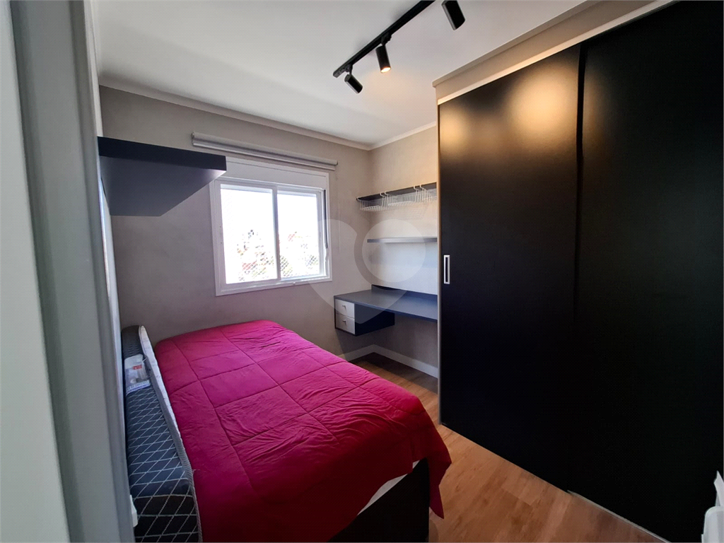 Apartamento LOCAÇÃO Parque Vitória com 47m2, 2 quartos, sala, cozinha, banheiro, área de serviço, varanda e vaga de garagem