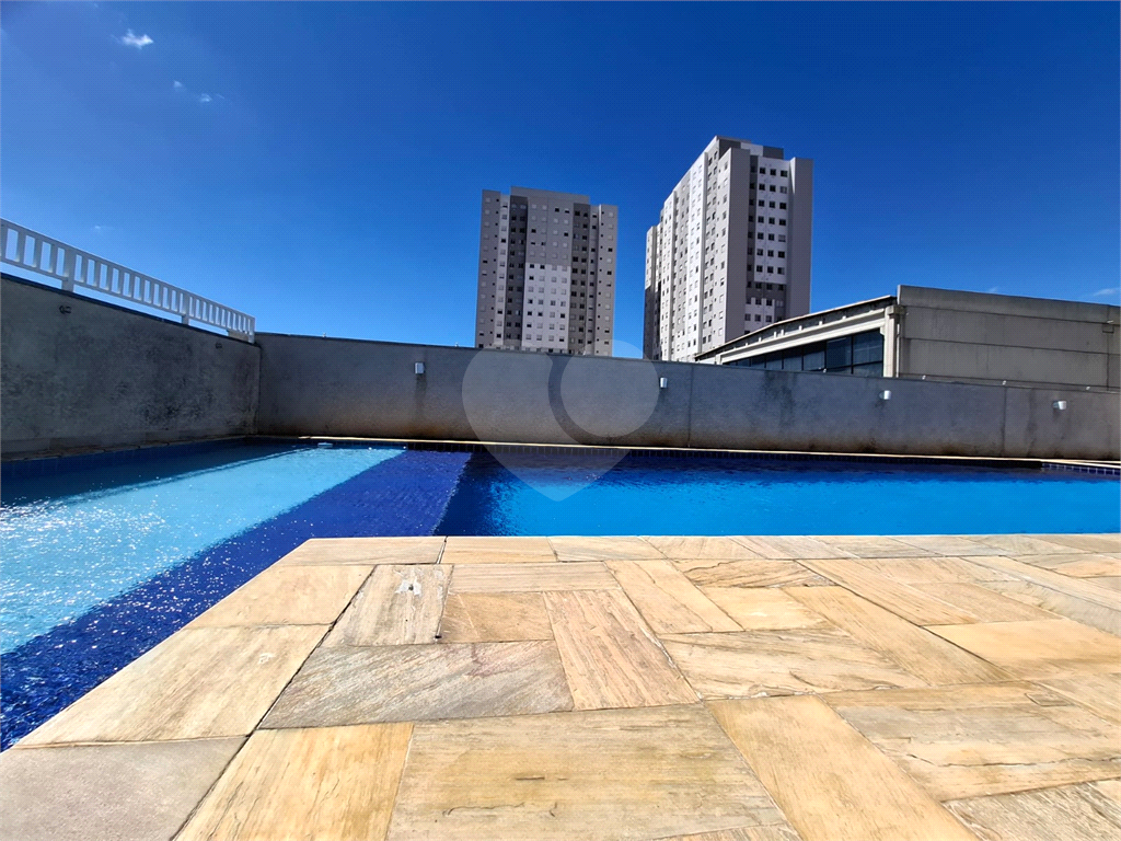 Apartamento LOCAÇÃO Parque Vitória com 47m2, 2 quartos, sala, cozinha, banheiro, área de serviço, varanda e vaga de garagem