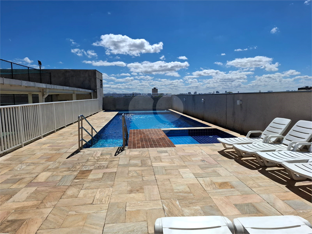 Apartamento LOCAÇÃO Parque Vitória com 47m2, 2 quartos, sala, cozinha, banheiro, área de serviço, varanda e vaga de garagem