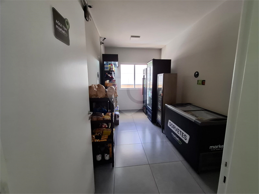 Apartamento LOCAÇÃO Parque Vitória com 47m2, 2 quartos, sala, cozinha, banheiro, área de serviço, varanda e vaga de garagem